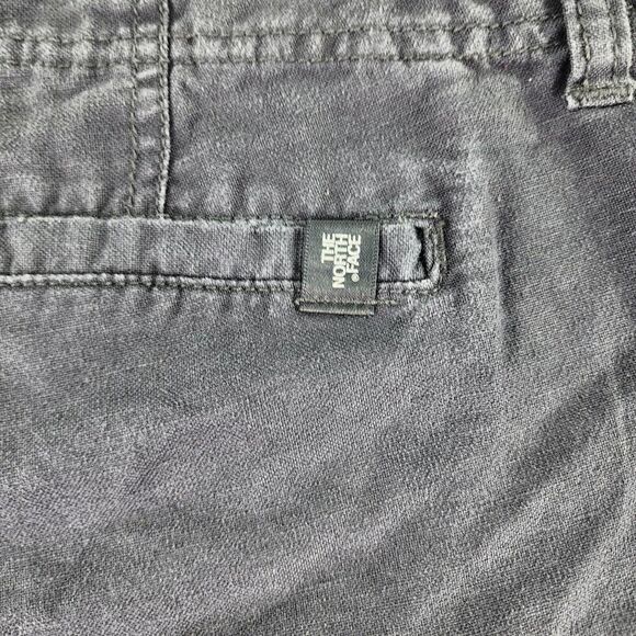 The North Face Women's Gray Standard Fit Short Size 4 Cotton Blend 3" Shorts - Picture 9 of 12